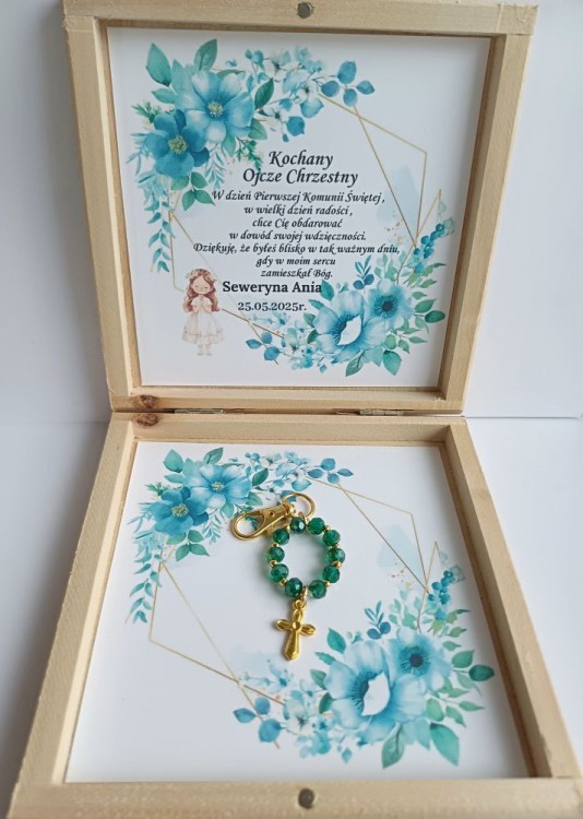 różaniec breloczek w pudełku
