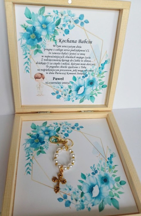 pudełko z breloczkiem